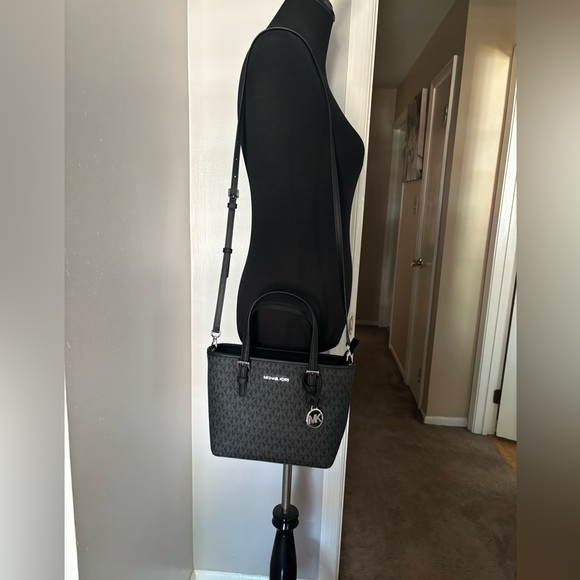 Jet Set Travel Extra-Small Logo Top-Zip Tote Bag NWT - Picture 6 of 12